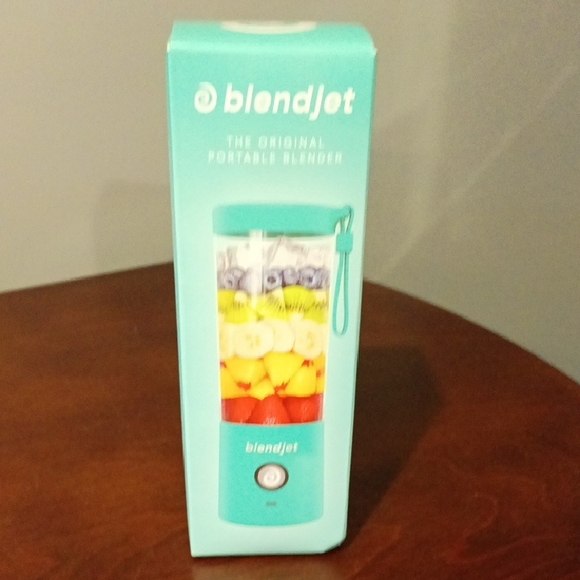 BlendJet Portable Blender in color mint. New never used! - Picture 1 of 6